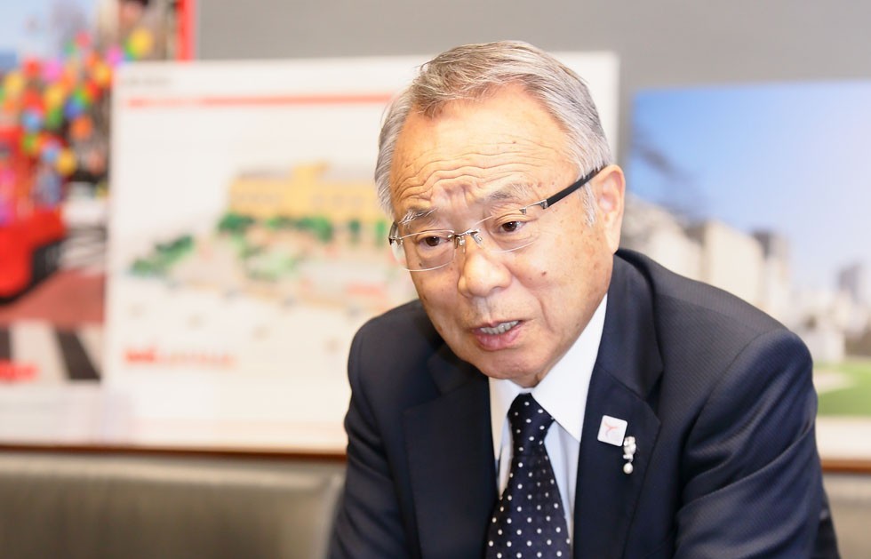 写真：高野之夫氏