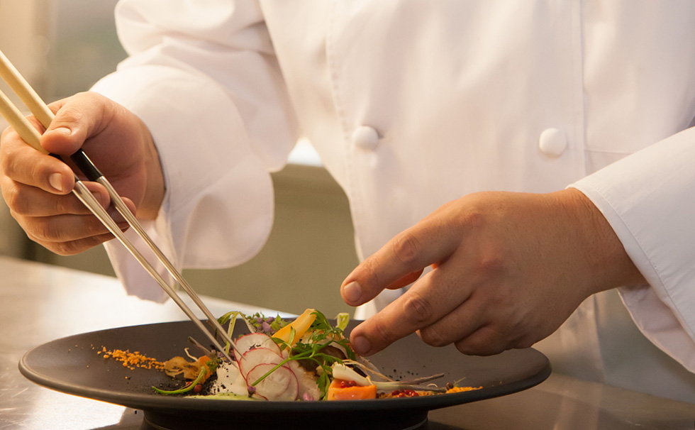 写真:盛り付けの様子