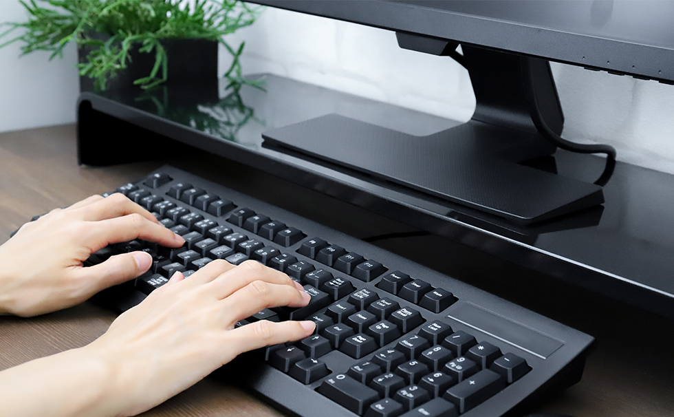 イメージ:PCを操作