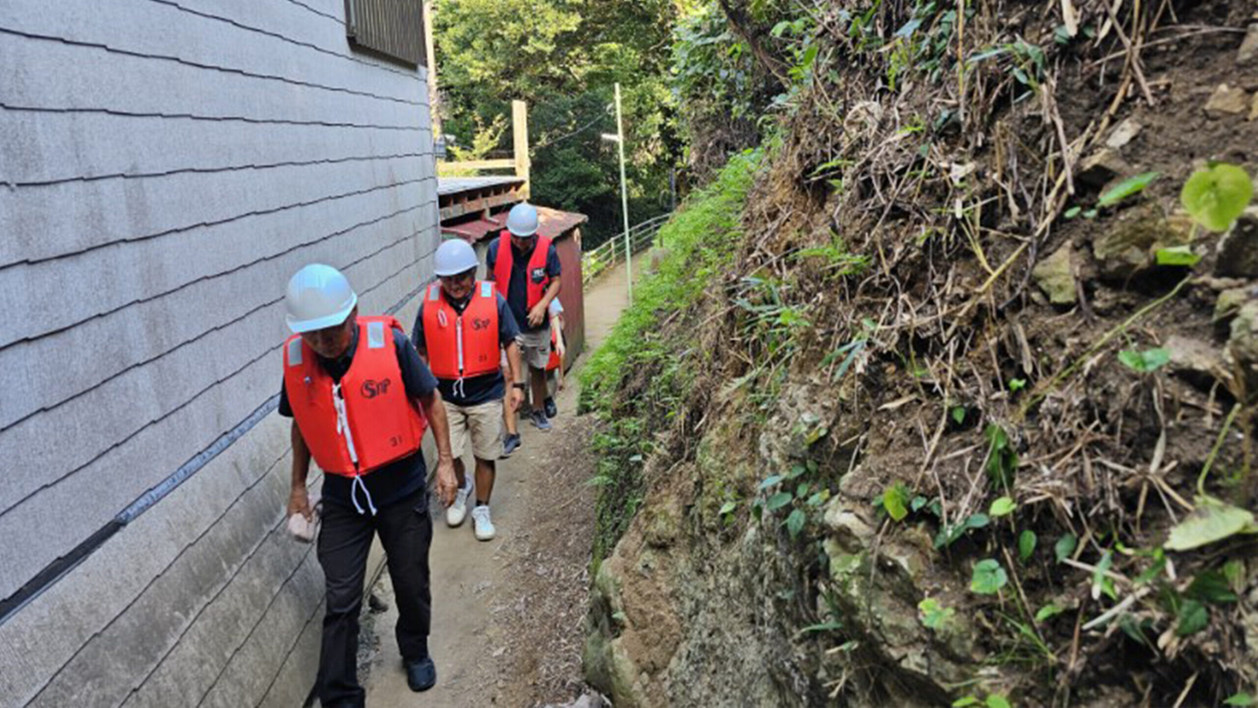 写真 江の島 避難経路