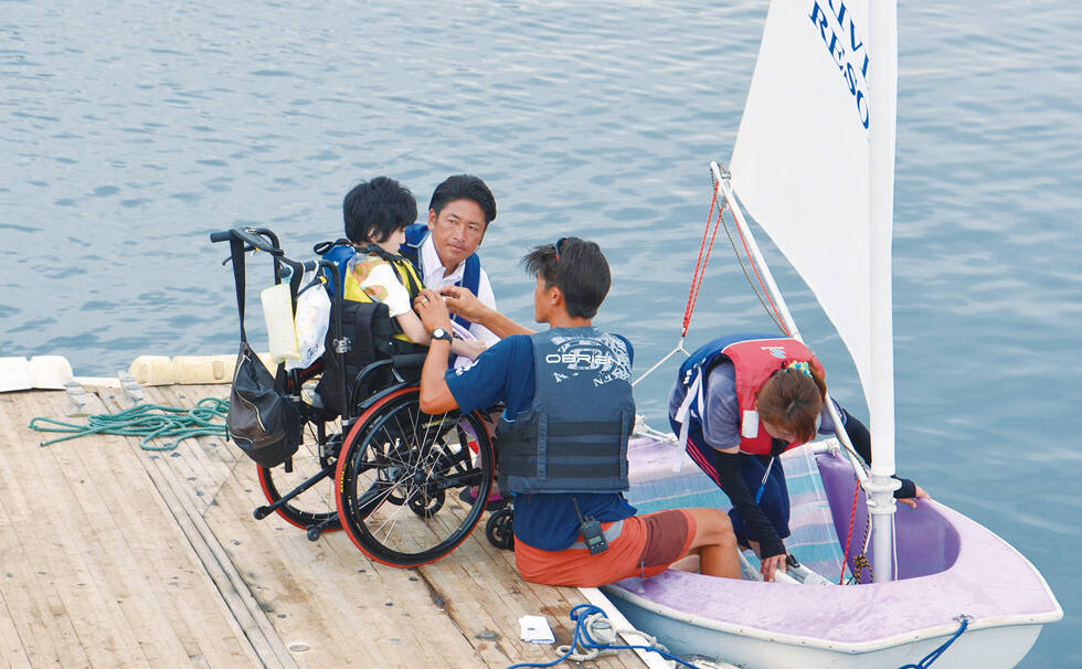 写真：海洋プログラムを受ける様子