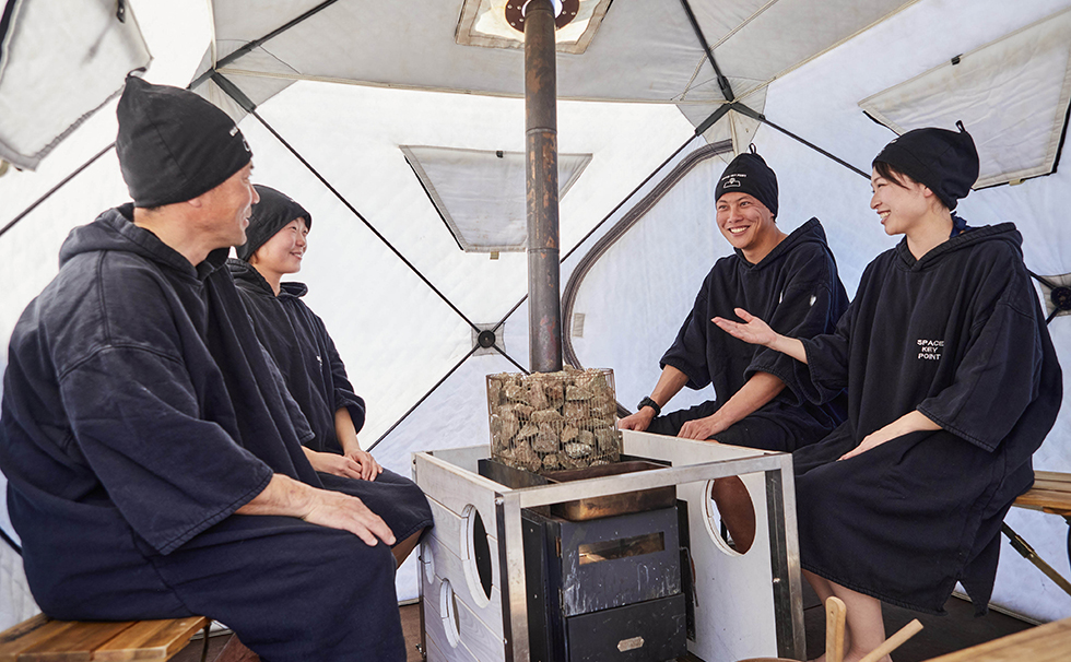 バイオマスフレア使用のテントサウナ