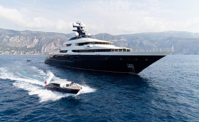 写真:スーパーヨット