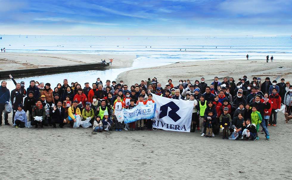 写真：リビエラ湘南ビーチクリーンの様子