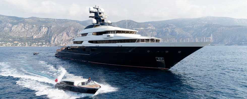 写真:スーパーヨット