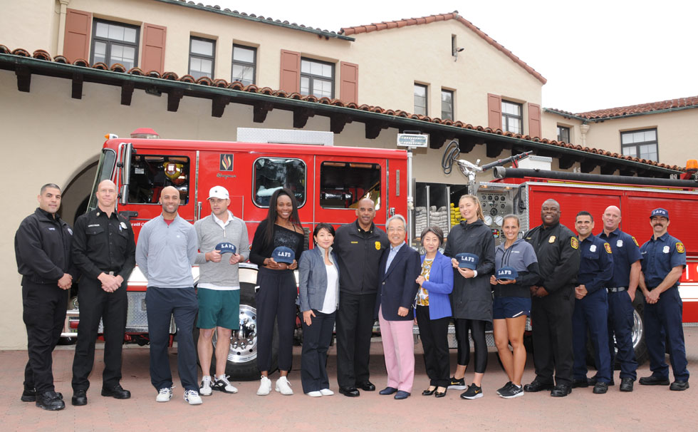 写真:収益金の一部を消防局へ