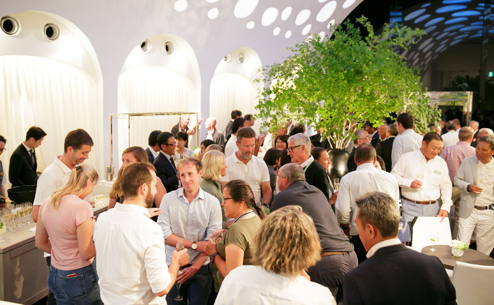 写真：関連レセプションパーティの様子