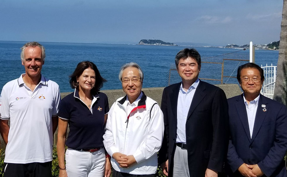 写真:ロイヤルスペインセーリング連盟 バスケス オリンピック準備局長、カサヌェバ会長、リビエラ渡邊、小林、山崎