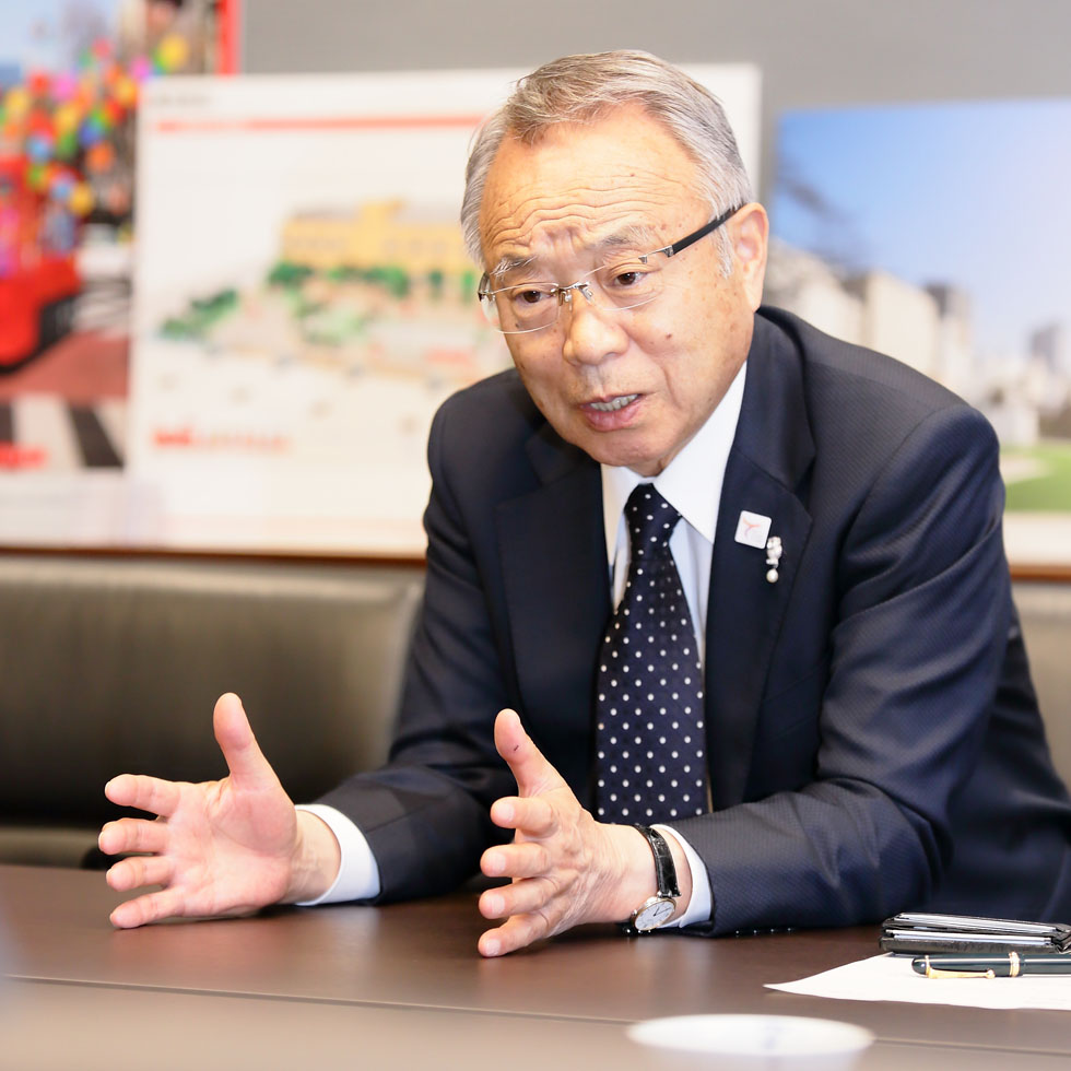 写真：高野之夫氏