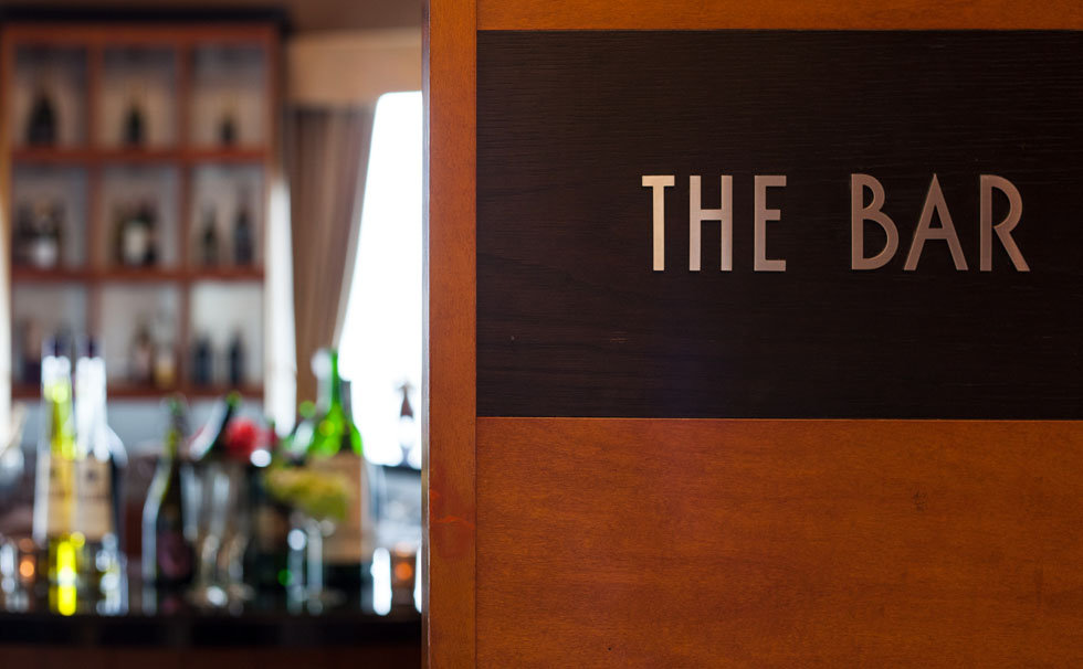 写真:「THE BAR」