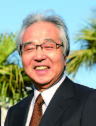 写真:株式会社リビエラホールディングス 代表取締役会長兼社長 渡邊 曻