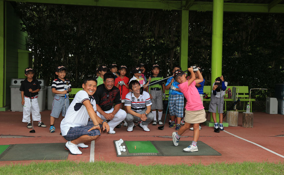 写真:2013年「第4回丸山茂樹ジュニアファンデーションゴルフ大会」