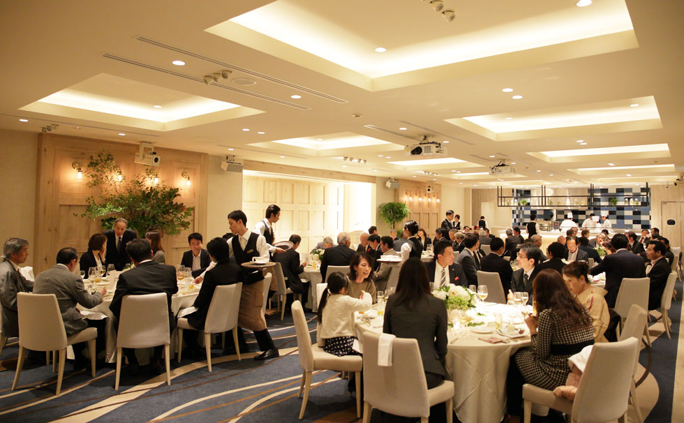 写真:料亭発祥の料理 立食スタイル