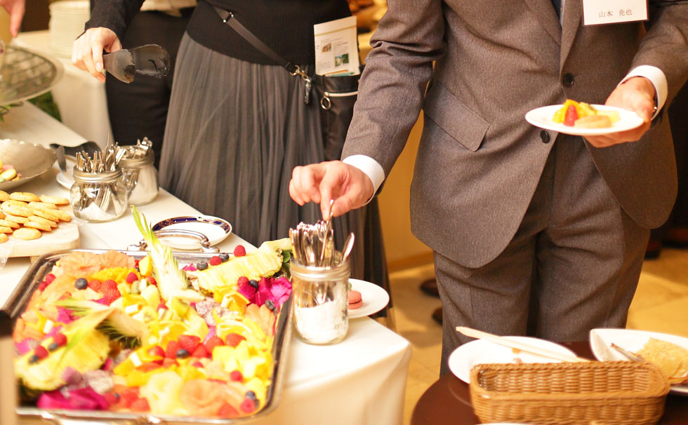 写真:料亭発祥の料理 立食スタイル