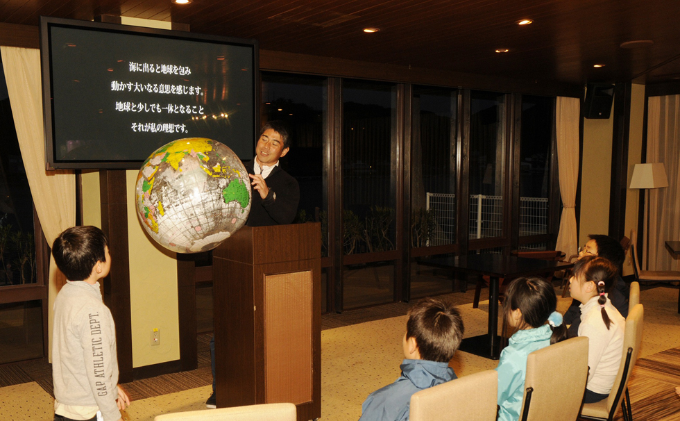 写真:塾長を務める様子