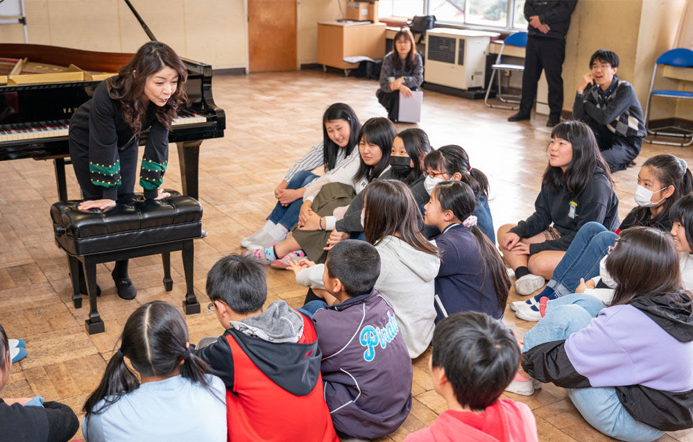 写真:小学校でのアウトリーチの様子