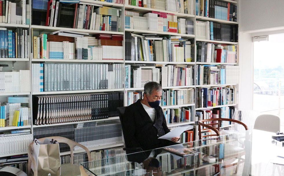 写真：隈 研吾氏