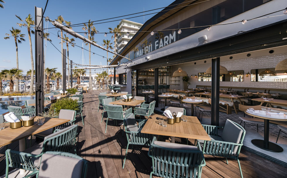 写真:マリブファームの開放的なテラス