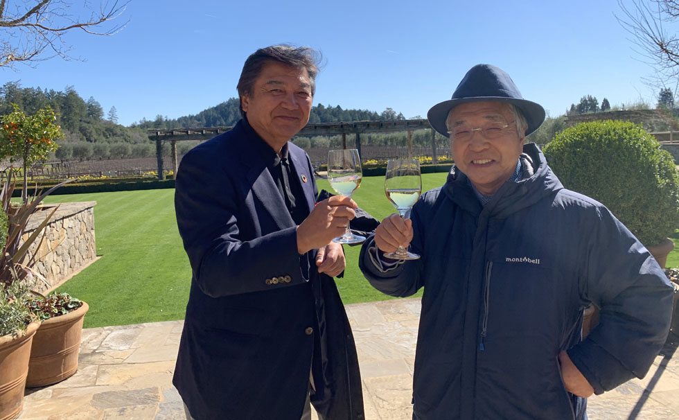 写真:鈴木茂晴氏と代表、渡邊曻