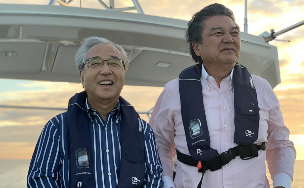 写真:鈴木茂晴氏と代表、渡邊曻