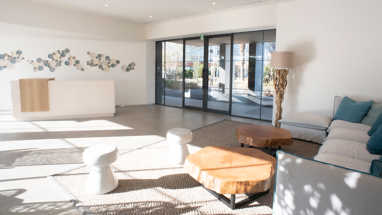 MALIBUHOTEL_reception